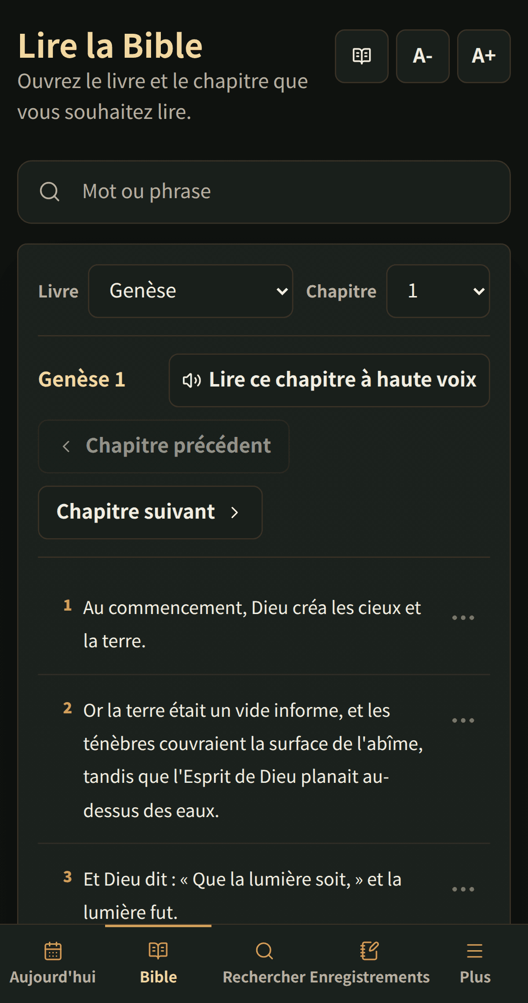 Lecteur de Bible affichant un chapitre avec des contrôles de lecture clairs.