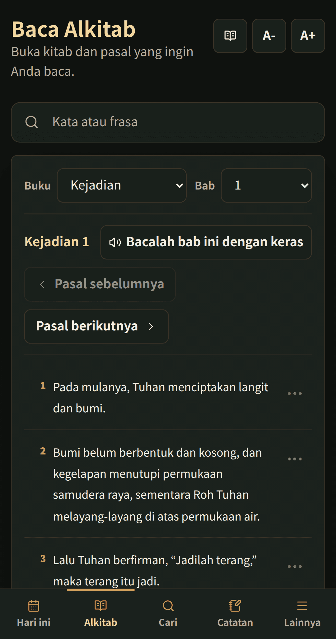 Pembaca Alkitab menampilkan satu pasal dengan kontrol membaca yang jelas.