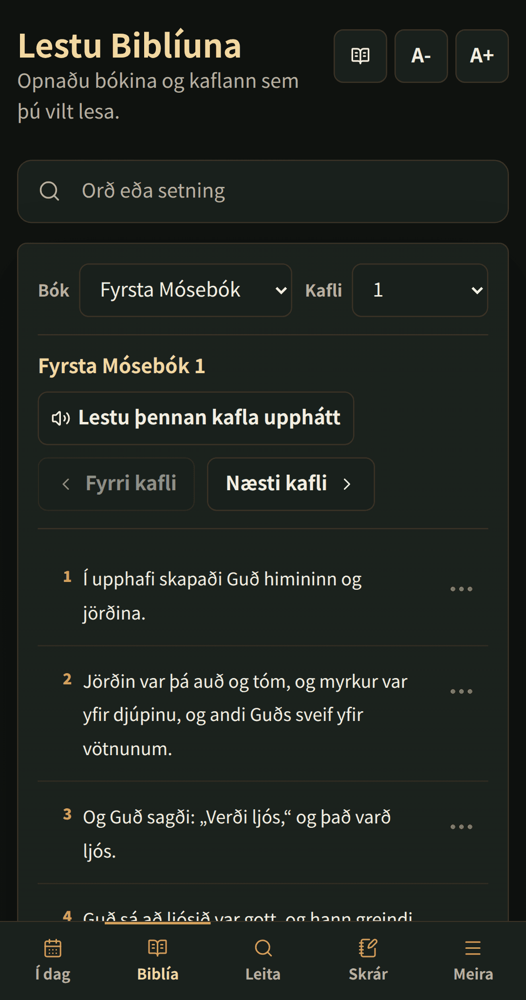 Biblíu-lesari sem sýnir kafla með skýrum lestrastjórnum.
